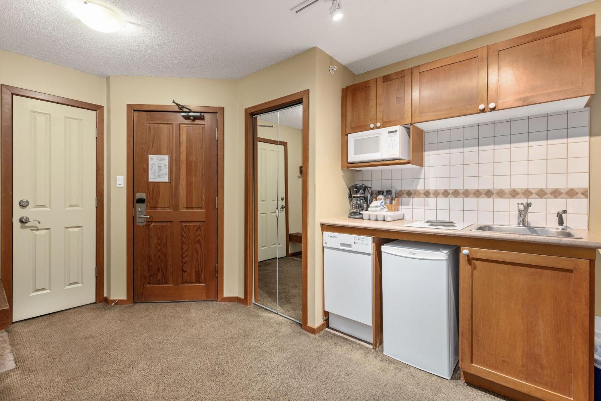 Spring Summer Special Cascade Lodge Suite Wifi 2 Hot Tubs Pool Gym Sauna Ski & Bike Storage Room Whistler Buitenkant foto