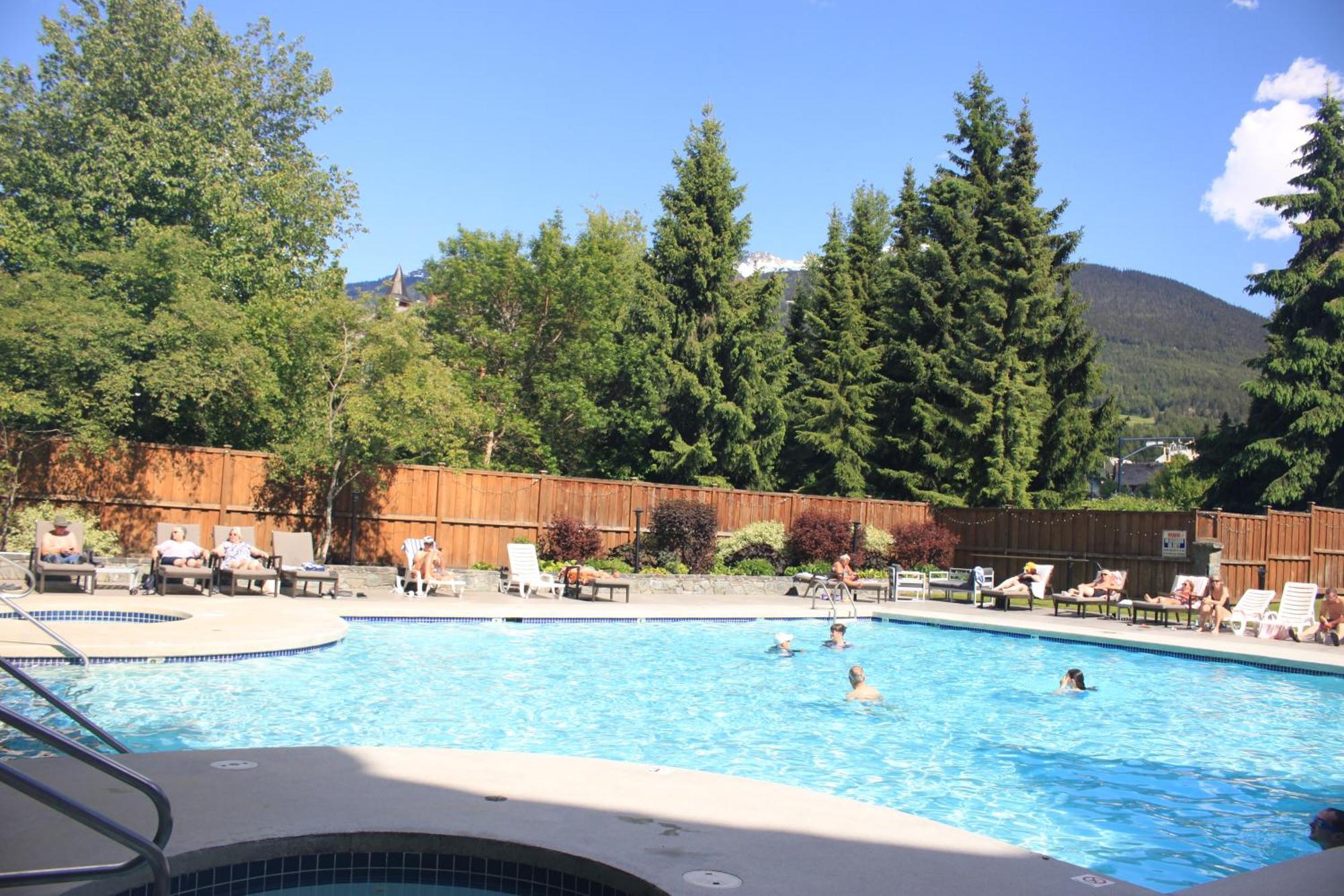 Spring Summer Special Cascade Lodge Suite Wifi 2 Hot Tubs Pool Gym Sauna Ski & Bike Storage Room Whistler Buitenkant foto